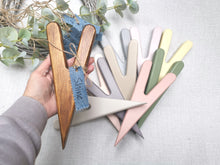 Load image into Gallery viewer, 🧡  Handmade Wooden Hearts