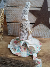 Load image into Gallery viewer, Primitive Witches decorative hats