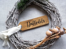 Load image into Gallery viewer, Teachers Gift, wooden flower tag with personalised gift wrap