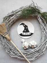 Load image into Gallery viewer, Autumn / Halloween wooden personalised Place Name discs