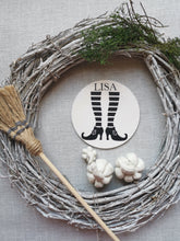 Load image into Gallery viewer, Autumn / Halloween wooden personalised Place Name discs