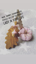 Load image into Gallery viewer, Wooden Oak Leaf, Personalised gift, keepsake memory Mother's Day, Easter home decor, New Home Gift, Nursery decor