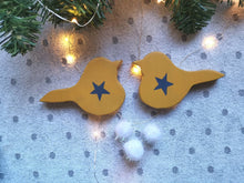 Load image into Gallery viewer, Pair of wooden birds, love birds, Home Decor, home ware gifts, new home gift, Easter decorations