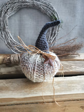 Load image into Gallery viewer, Knitted Pumpkins with long stalks
