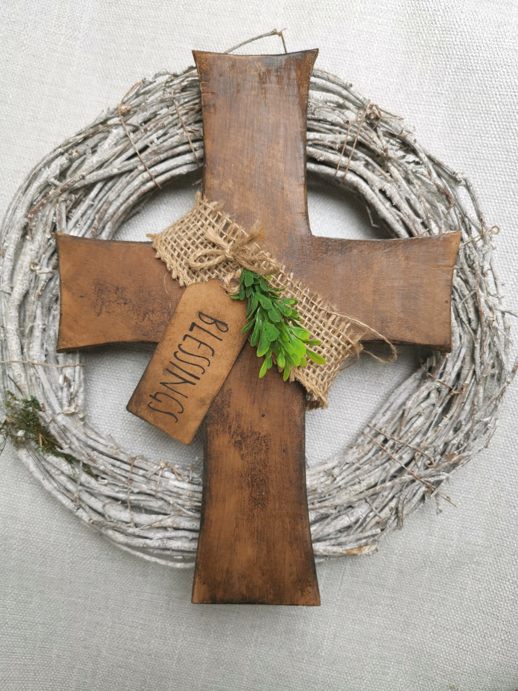Primitive decorative Cross