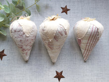 Load image into Gallery viewer, Quilted strawberries
