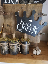 Load image into Gallery viewer, Hallowqueen wooden crown
