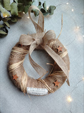 Load image into Gallery viewer, Small hanging wreath - Gingerbread workshop
