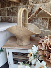 Load image into Gallery viewer, Moira Pottery Hillstonia Basket
