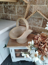 Load image into Gallery viewer, Moira Pottery Hillstonia Basket
