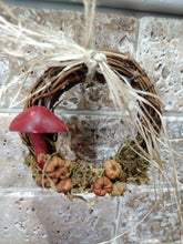 Load image into Gallery viewer, Mini wreath with clay toadstool in Burgundy
