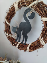 Load image into Gallery viewer, 8&quot; Wreath with wooden Black Cat
