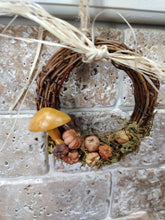 Load image into Gallery viewer, Mini wreath with clay toadstool in mustard
