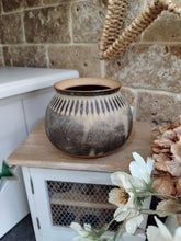 Load image into Gallery viewer, Tremar small bowl
