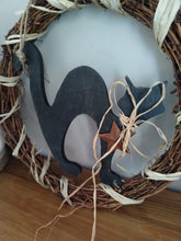Load image into Gallery viewer, 10&quot; Wreath with wooden Black cat

