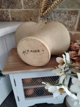 Load image into Gallery viewer, Moira Pottery Hillstonia Basket
