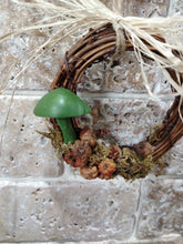Load image into Gallery viewer, Mini wreath with clay toadstool in Green
