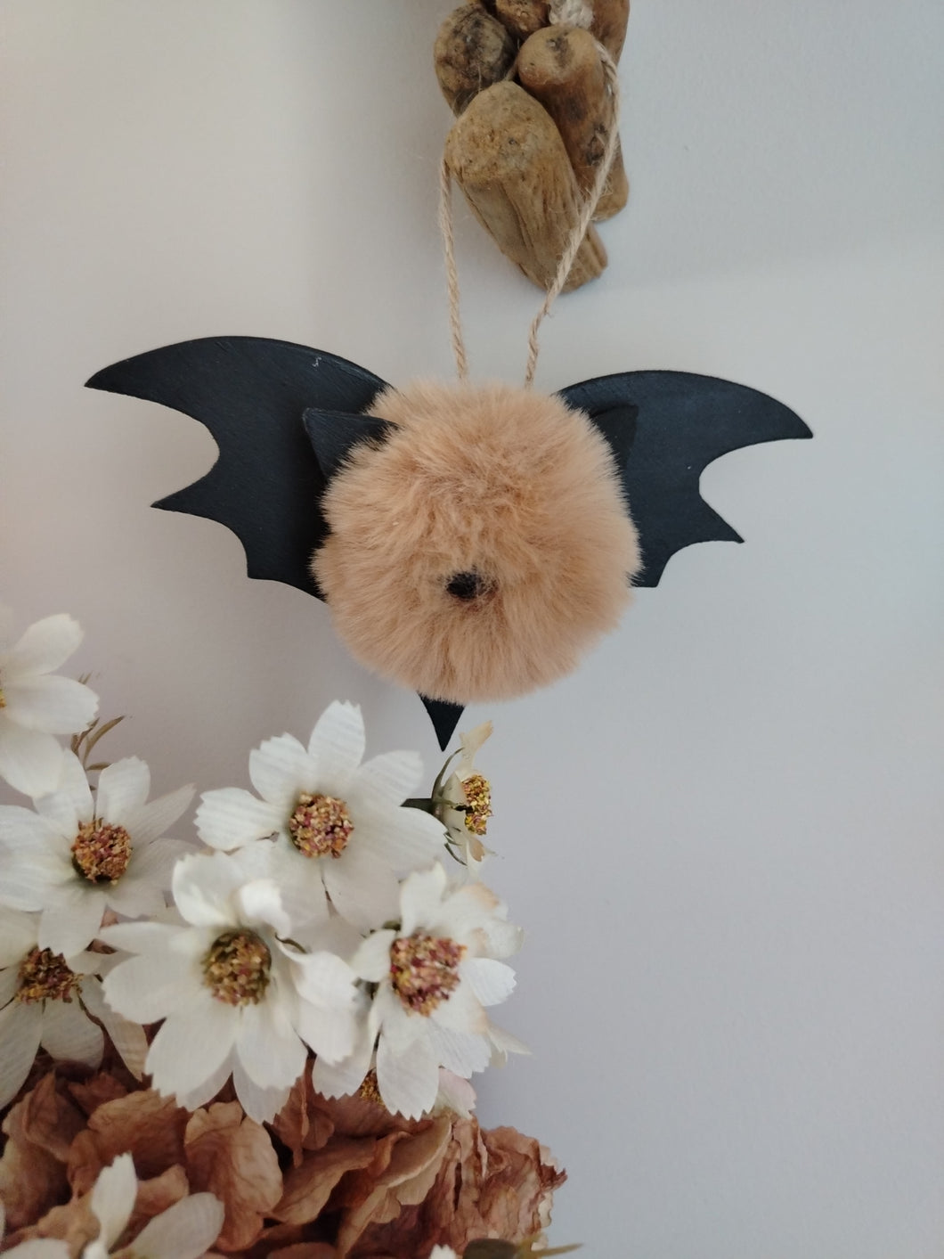 Pom pom & wooden bat