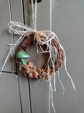 Load image into Gallery viewer, Mini wreath with clay toadstool in Green
