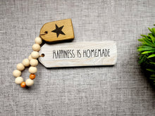 Load image into Gallery viewer, Positivity Quote Wooden Tag with bead garland
