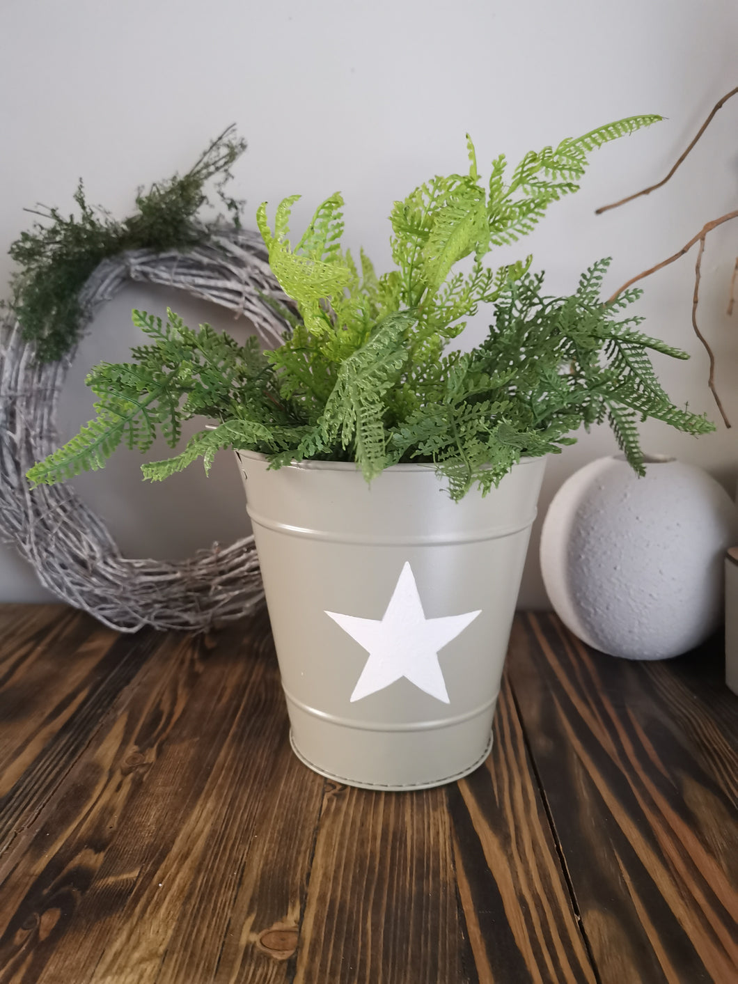 Metal bucket with Cream star (2 colours available)