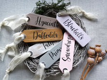 Load image into Gallery viewer, Teachers Gift, wooden flower tag with personalised gift wrap
