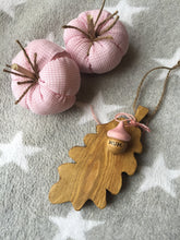 Load image into Gallery viewer, Wooden Oak Leaf, Personalised gift, keepsake memory Mother&#39;s Day, Easter home decor, New Home Gift, Nursery decor
