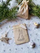 Load image into Gallery viewer, Easter Treat Bags  , Burlap bag with personalised wooden carrot
