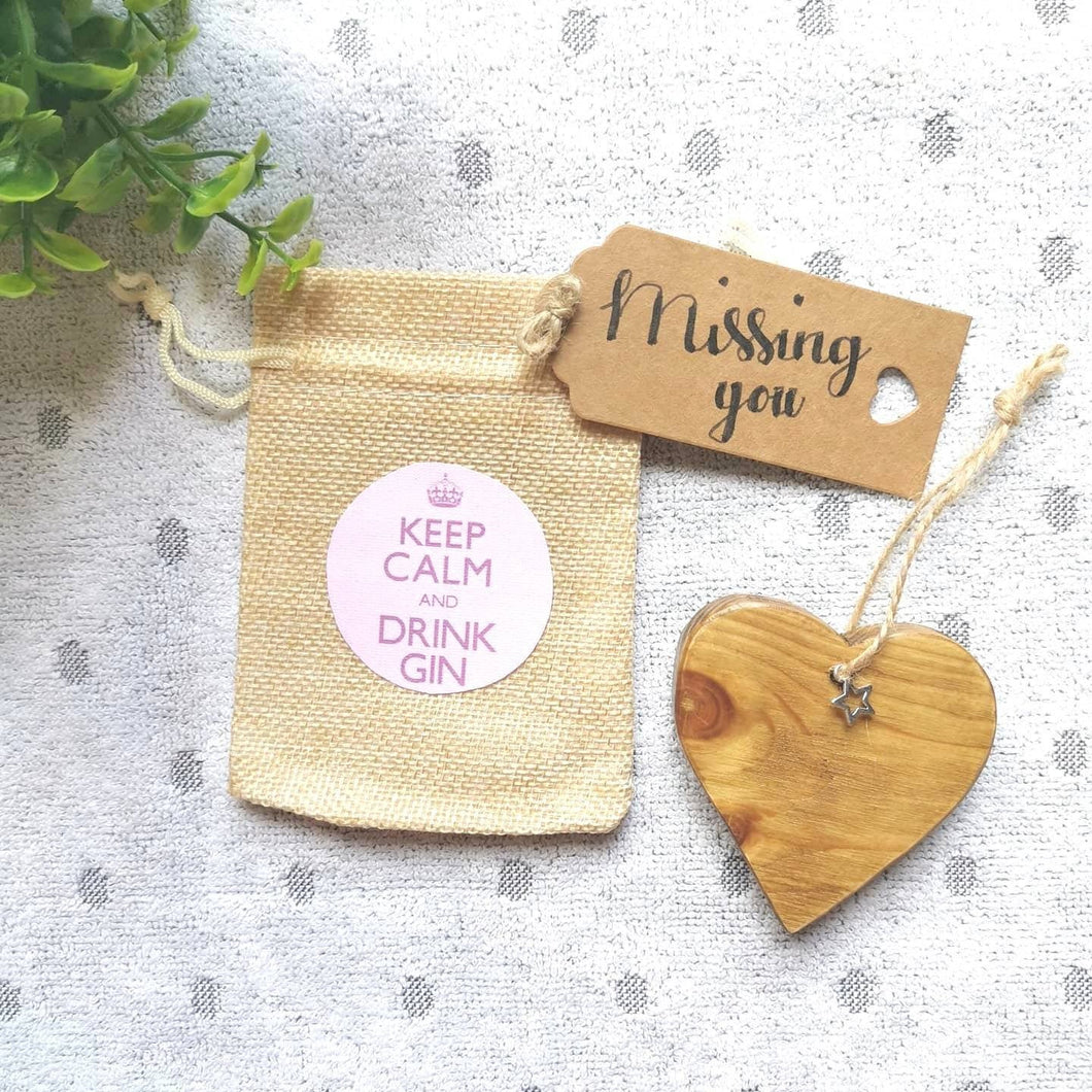 Letterbox Gift Gin Lovers, Solid Wood keepsake Heart in Gift Bag, Keep calm & drink gin with personalised tag, Teachers gift
